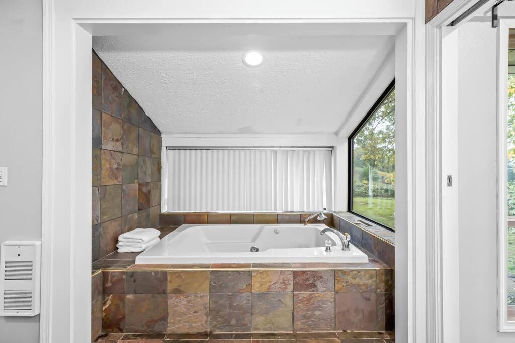 22 Acres Home With Hot Tub Minutes From Ilana Casino Ridgefield Exteriér fotografie